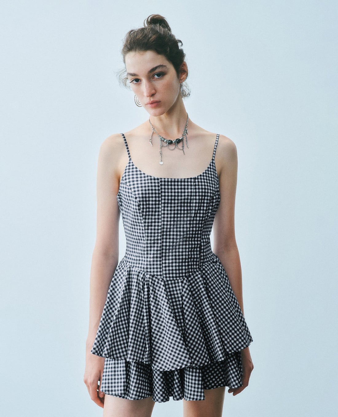 URBAN REVIVO - Đầm hai dây mini caro dáng xòe