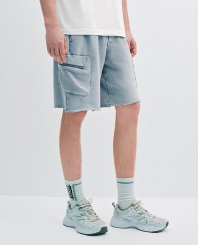  URBAN REVIVO - Quần short jeans nam lưng thun phối túi 