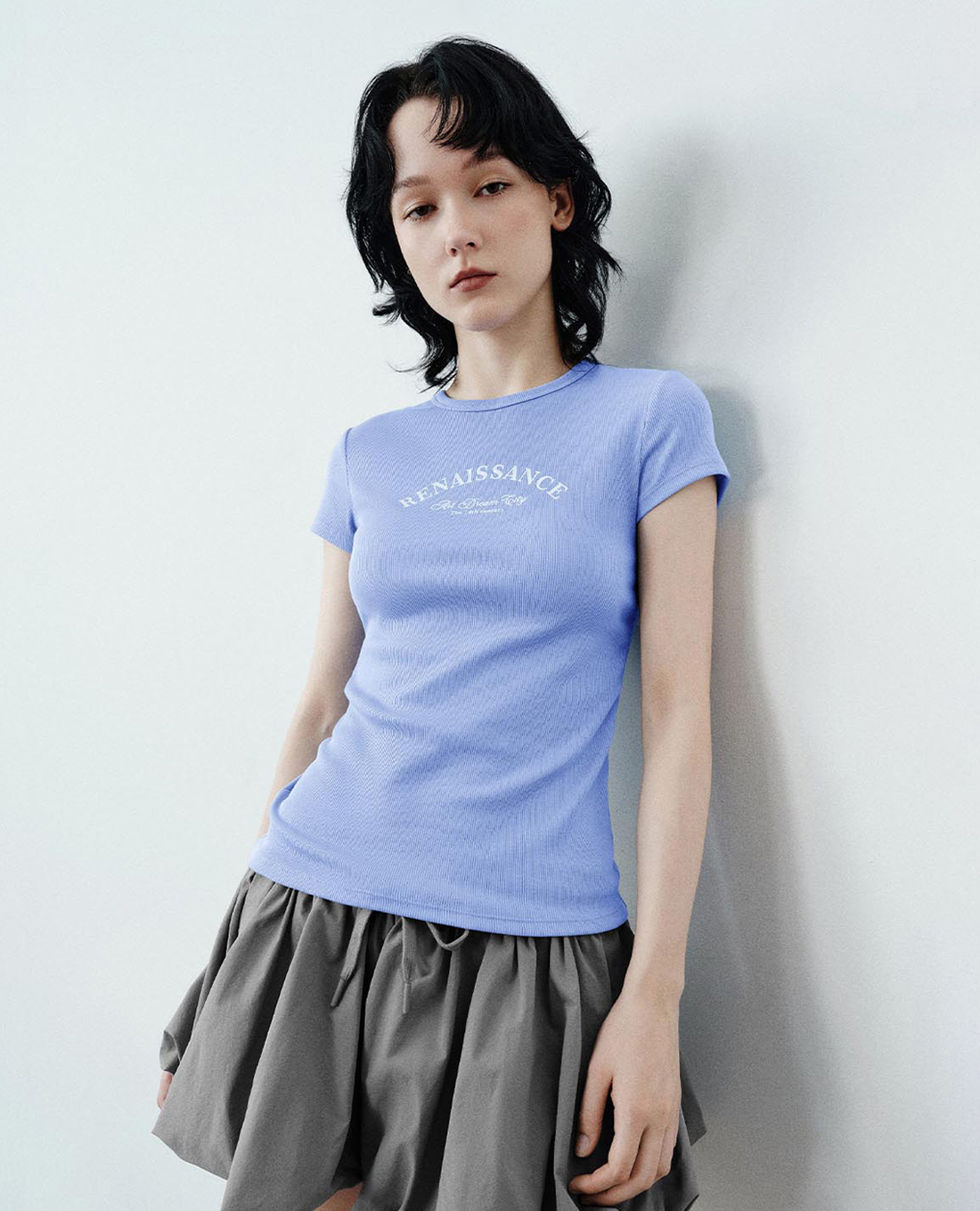 URBAN REVIVO - Áo thun nữ cổ tròn tay ngắn phom ôm