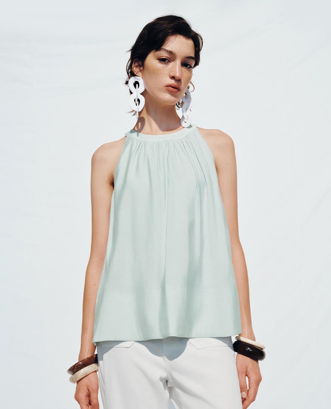 URBAN REVIVO - Áo kiểu nữ cổ yếm thời thượng