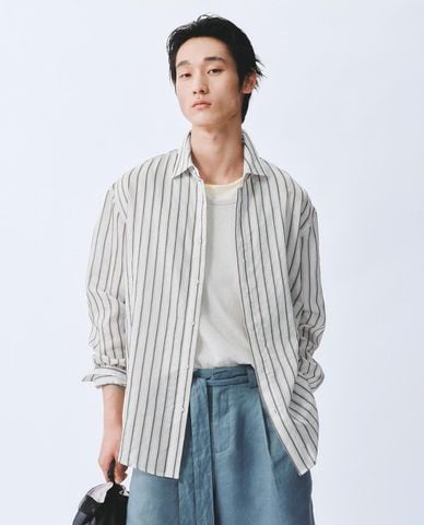  URBAN REVIVO - Áo sơ mi nam cổ bẻ tay dài kẻ sọc 