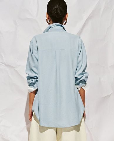  URBAN REVIVO - Áo sơ mi nữ cổ bẻ tay dài thanh lịch 