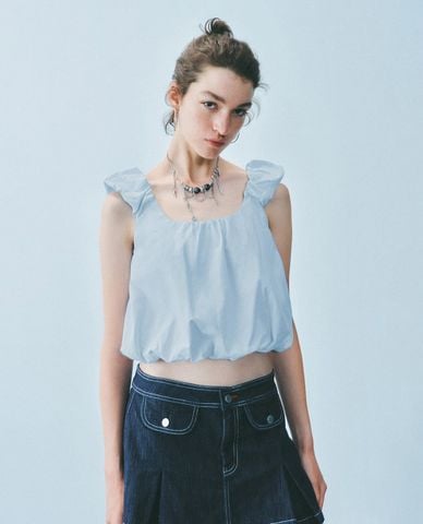  URBAN REVIVO - Áo hai dây nữ cổ vuông phom croptop 
