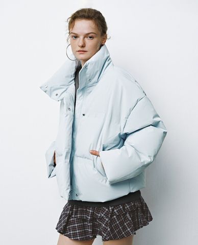  URBAN REVIVO - Áo khoác phao nữ cổ trụ tay dài 