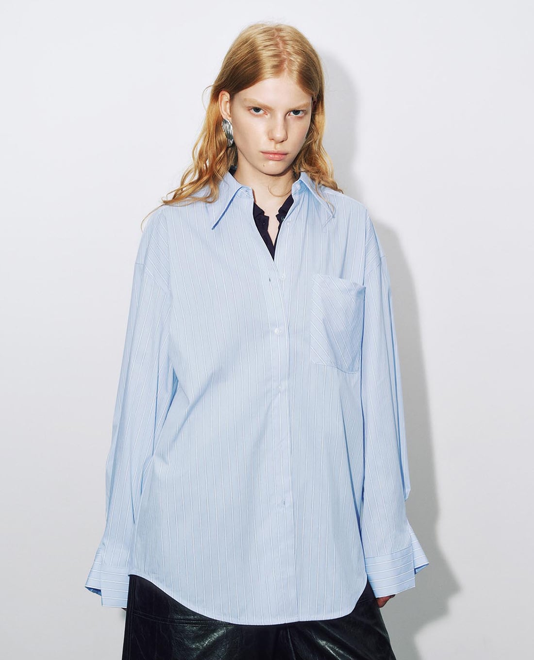 URBAN REVIVO - Áo sơ mi nữ tay dài kẻ sọc