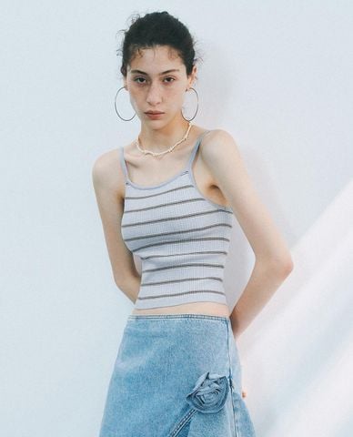  URBAN REVIVO - Áo hai dây nữ dệt kim phom ôm 