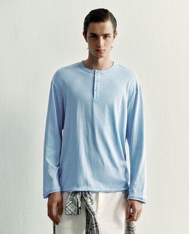  URBAN REVIVO - Áo thun nam cổ henley tay dài 