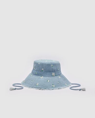  URBAN REVIVO - Nón bucket nữ denim thêu hoa 