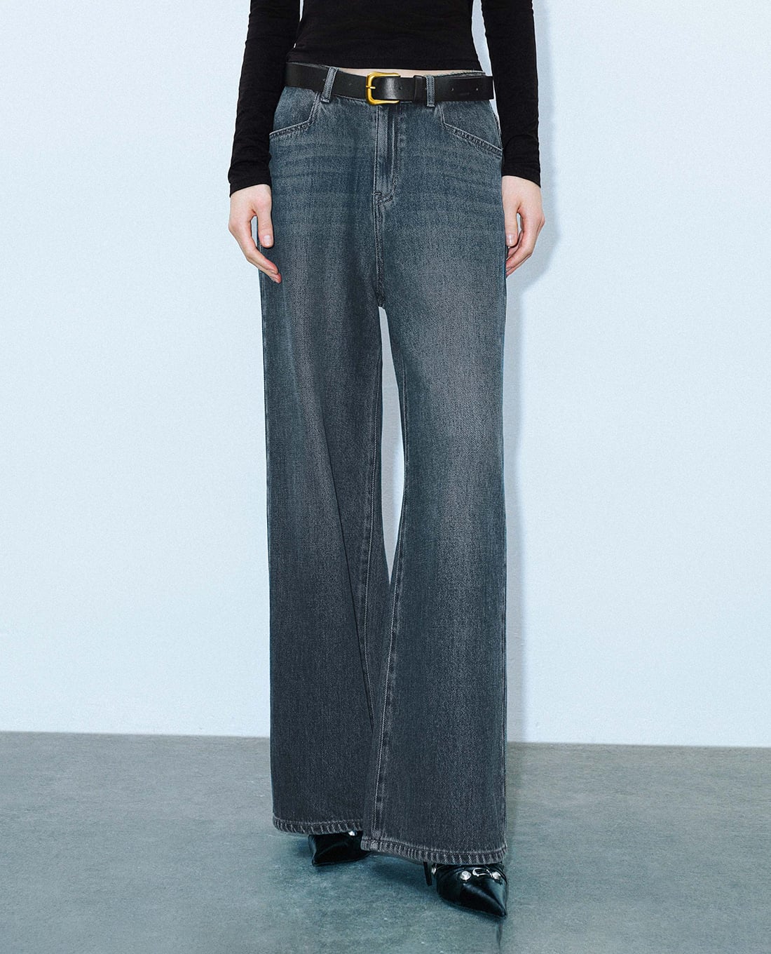URBAN REVIVO - Quần jeans nữ ống rộng kèm thắt lưng