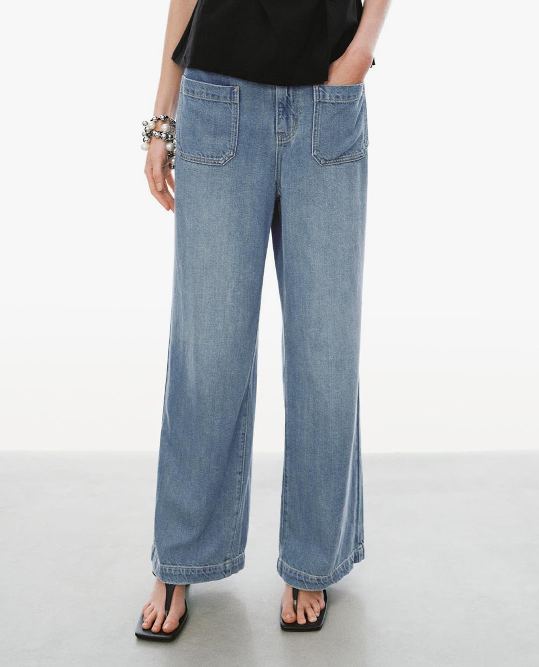 URBAN REVIVO - Quần jeans nữ ống rộng phối túi hộp