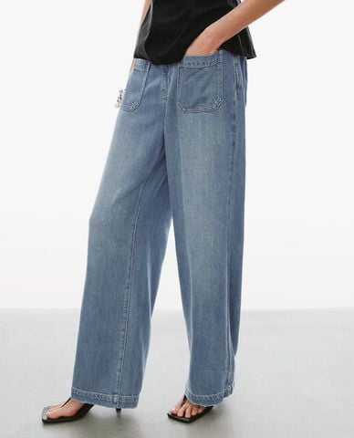  URBAN REVIVO - Quần jeans nữ ống rộng phối túi hộp 