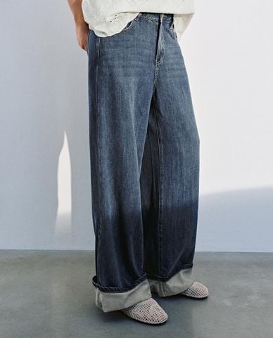  URBAN REVIVO - Quần jeans nữ ống rộng xắn gấu 