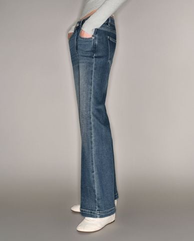  URBAN REVIVO - Quần jeans nữ ống loe wash bạc 