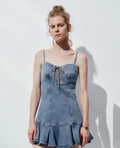  URBAN REVIVO - Đầm denim mini phối dây nơ 
