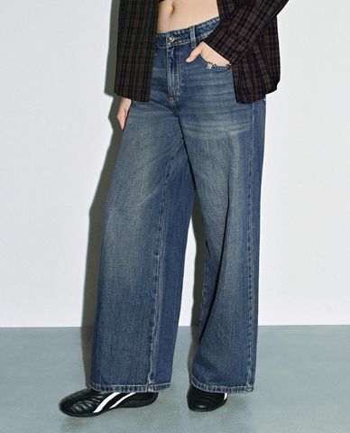  URBAN REVIVO - Quần jeans nữ ống rộng wash bạc 