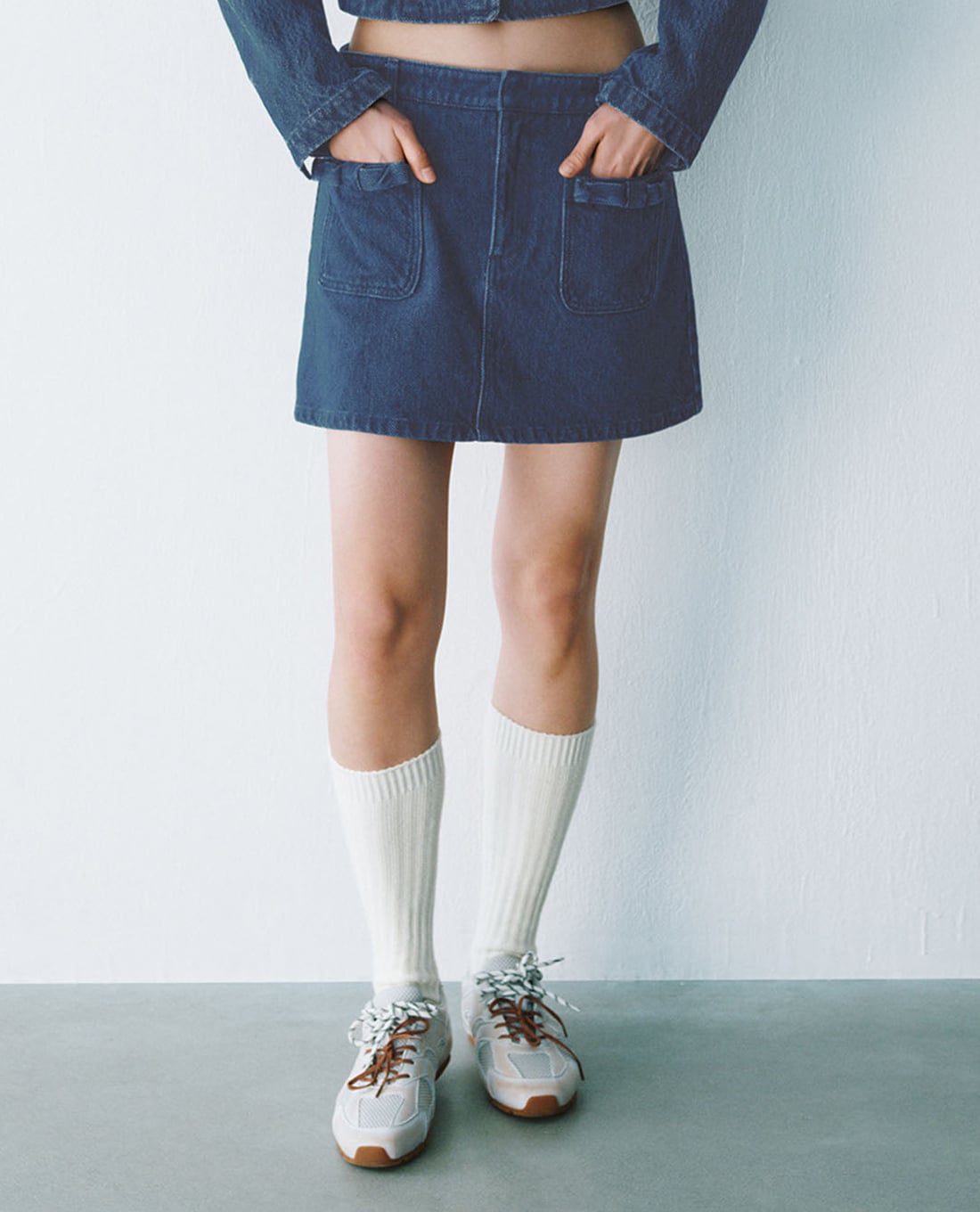 URBAN REVIVO - Chân váy denim mini phối túi hộp