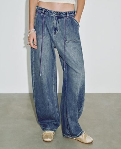  URBAN REVIVO - Quần jeans nữ ống rộng phối dây rút 