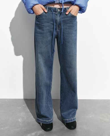  URBAN REVIVO - Quần jeans nữ ống rộng phối dây rút 