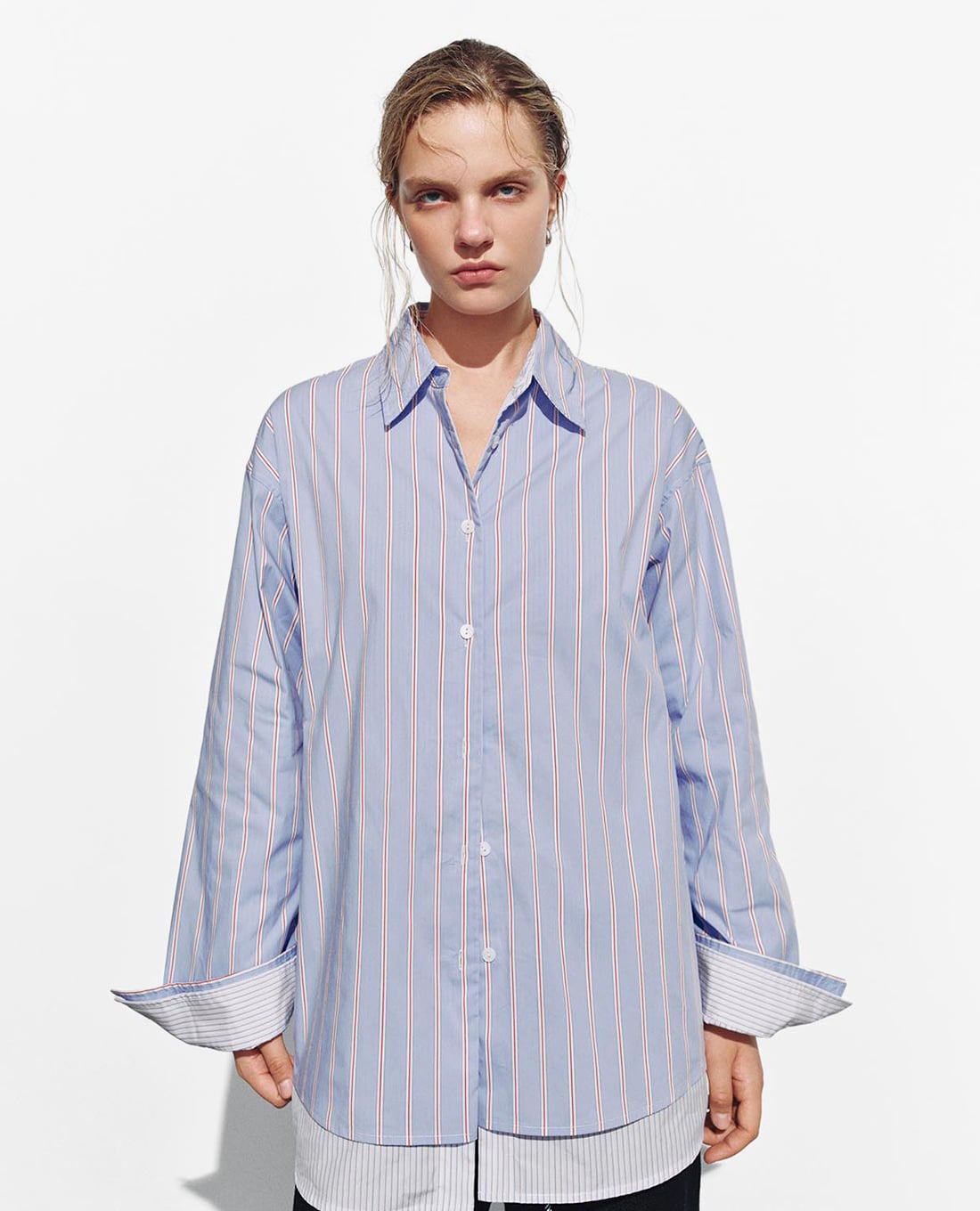 URBAN REVIVO - Áo sơ mi nữ cổ bẻ tay dài kẻ sọc