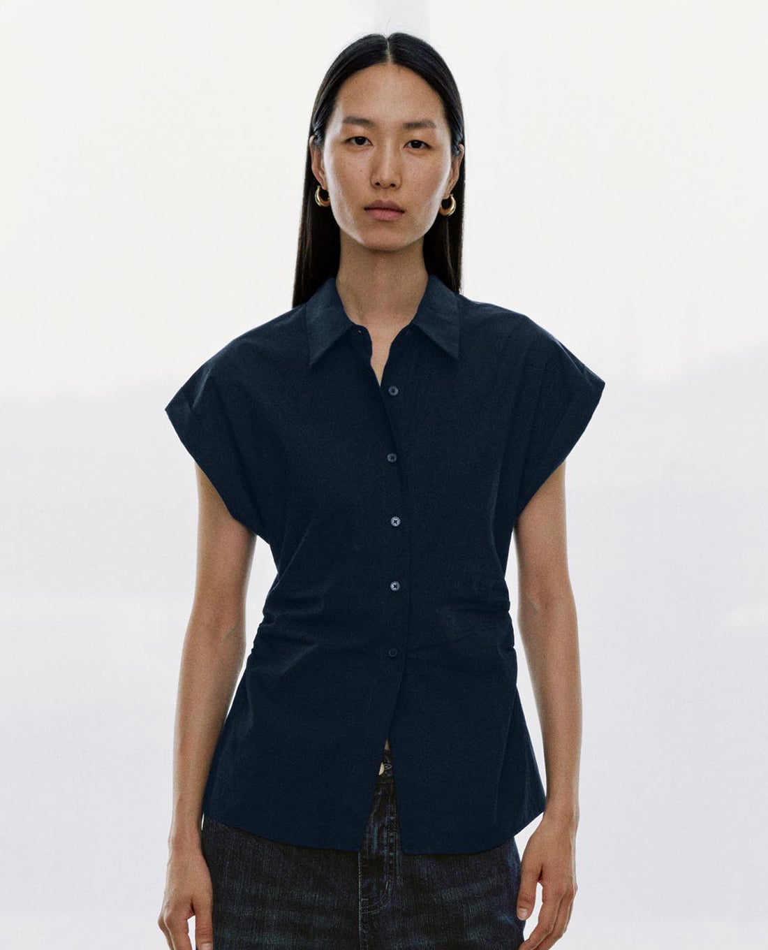 URBAN REVIVO - Áo sơ mi nữ tay liền chiết eo