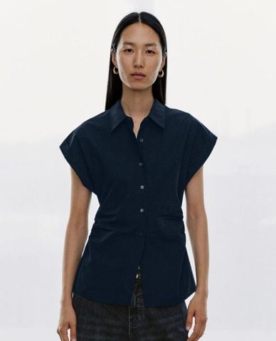  URBAN REVIVO - Áo sơ mi nữ tay liền chiết eo 