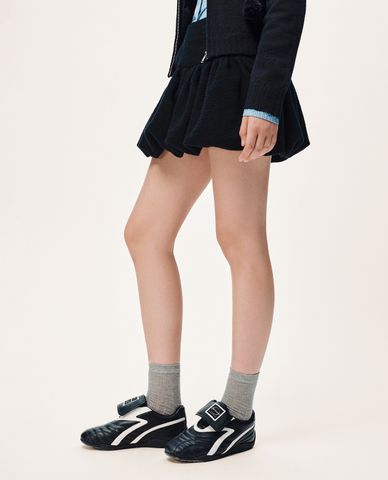  URBAN REVIVO - Chân váy chữ A mini xếp nếp 