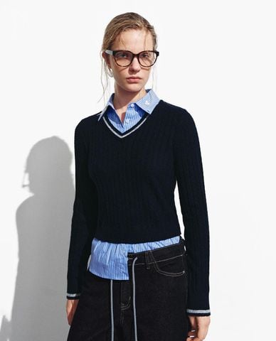  URBAN REVIVO - Áo sweater nữ cổ sơ mi tay dài kẻ sọc 