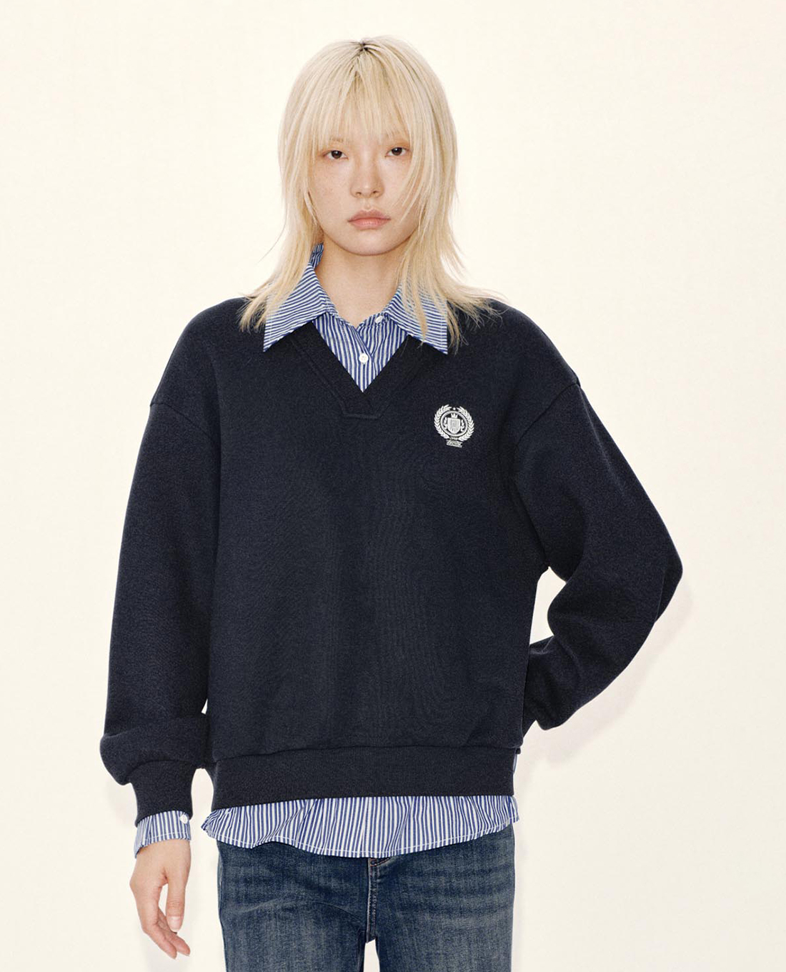 URBAN REVIVO - Áo sweatshirt nữ layer cổ sơ mi kẻ sọc