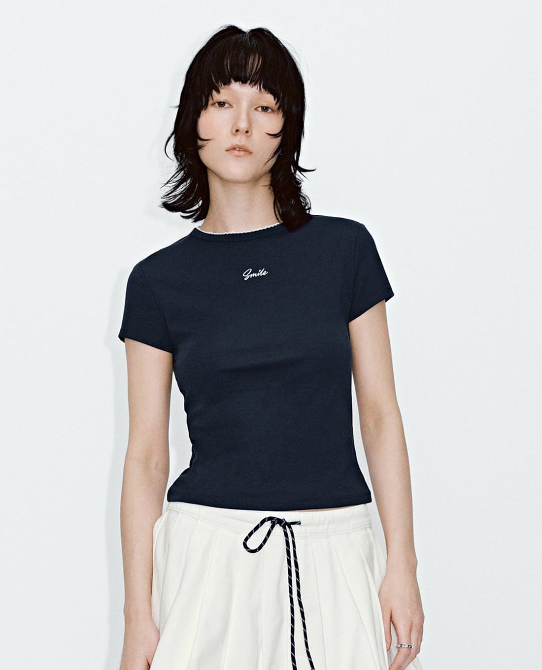 URBAN REVIVO - Áo thun nữ cổ tròn tay ngắn phom ôm