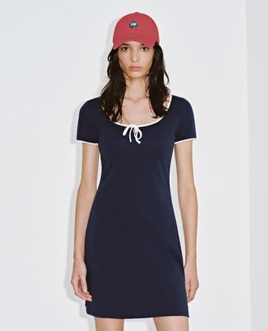  URBAN REVIVO - Đầm mini cổ vuông tay ngắn phối nơ 