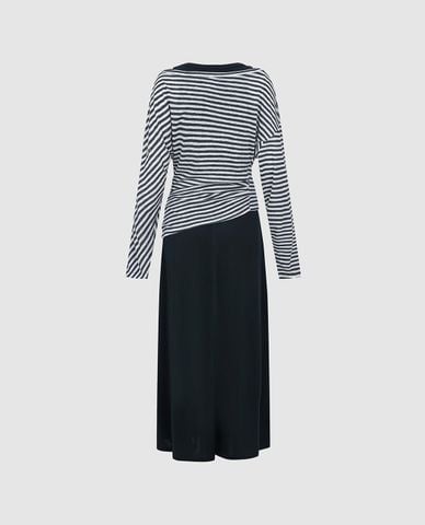  URBAN REVIVO - Đầm maxi tay dài kẻ sọc nhún eo 