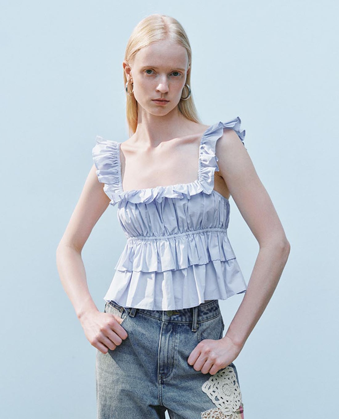 URBAN REVIVO - Áo hai dây nữ cổ vuông phối bèo