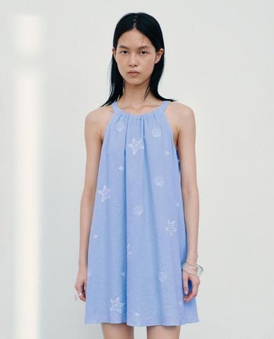  URBAN REVIVO - Đầm sát nách mini dáng suông thêu họa tiết 