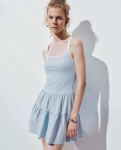  URBAN REVIVO - Đầm sát nách mini cổ vuông viền nơ 