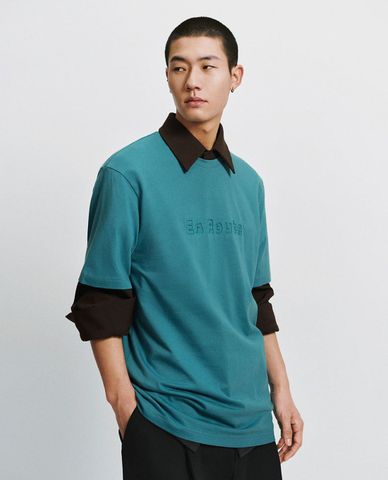  URBAN REVIVO - Áo thun nam cổ tròn tay ngắn in chữ 