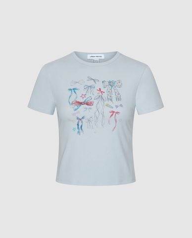  URBAN REVIVO - Áo thun nữ cổ tròn tay ngắn in họa tiết 