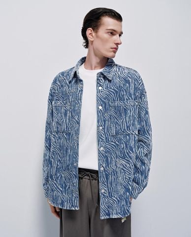  URBAN REVIVO - Áo sơ mi denim nam tay ngắn họa tiết zebra 