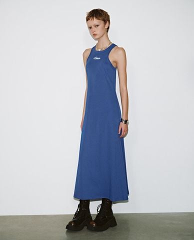  URBAN REVIVO - Đầm sát nách midi cổ tròn in chữ 