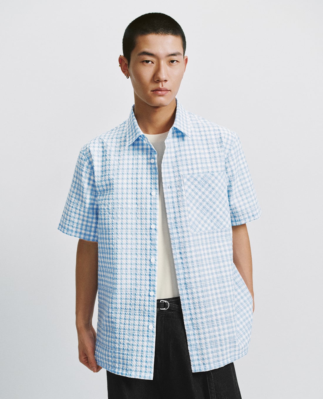 URBAN REVIVO - Áo sơ mi nam cổ bẻ tay ngắn sọc caro