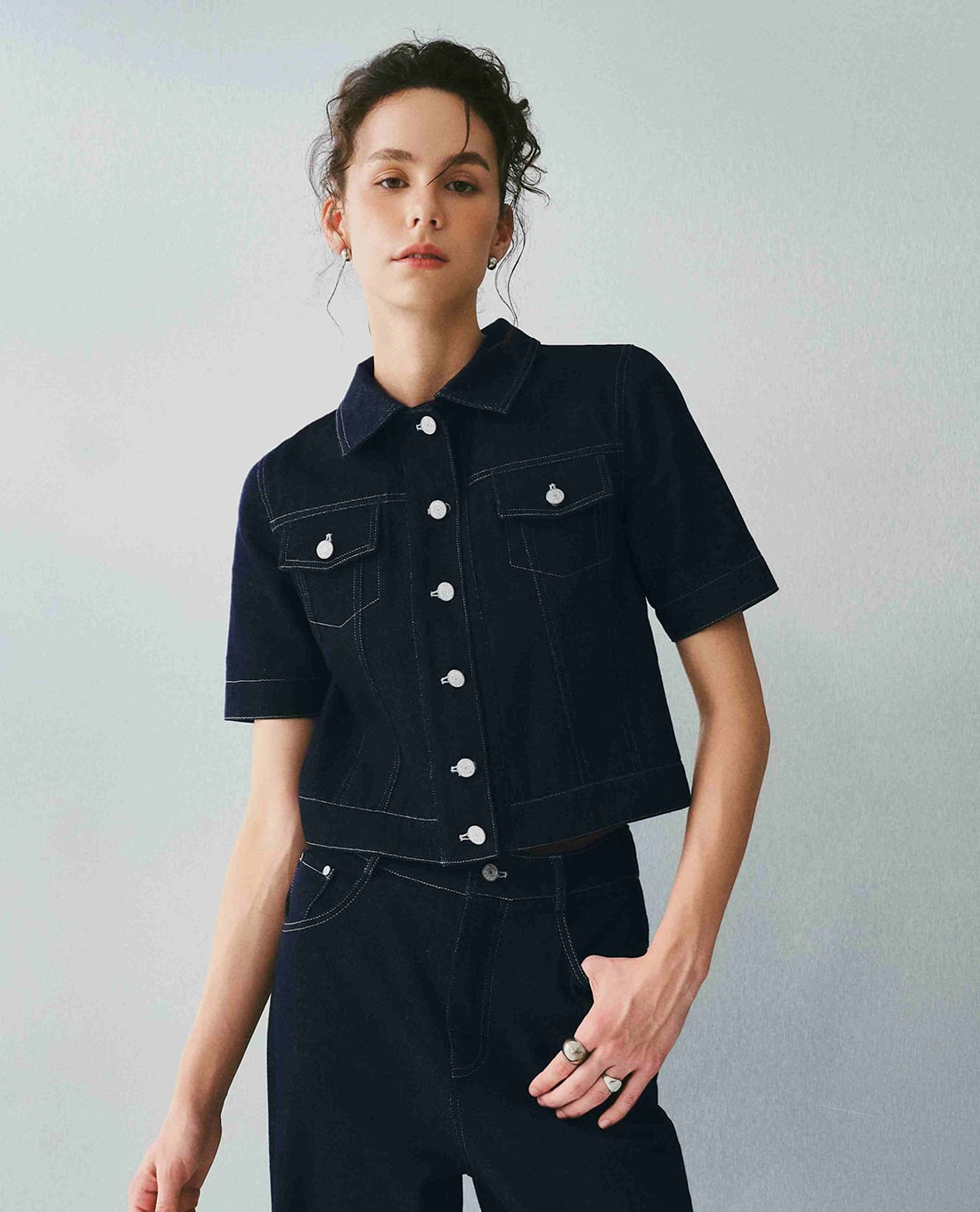 DEZUS - Áo sơ mi denim nữ tay ngắn phối túi Grarie