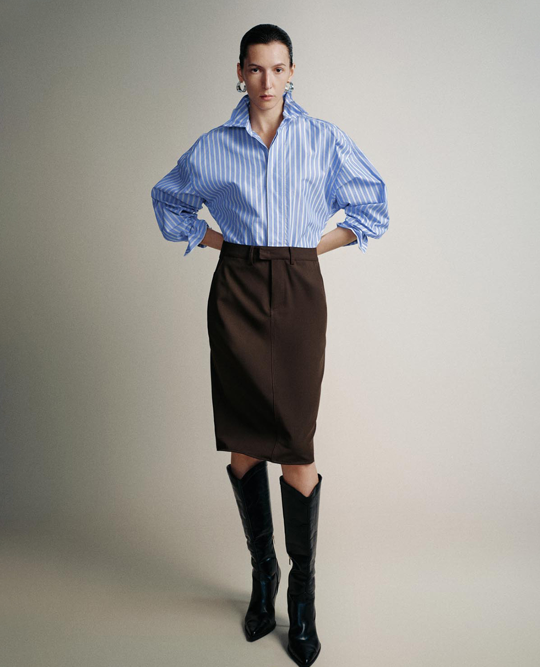 URBAN REVIVO - Đầm sơ mi midi cổ bẻ tay dài