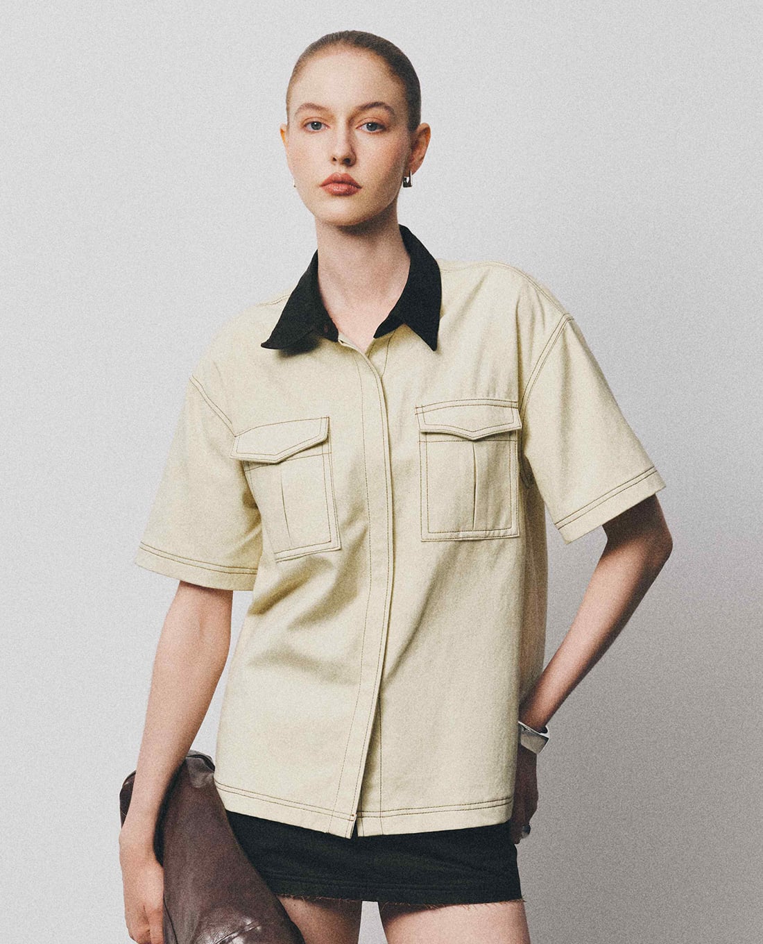 DEZUS - Áo sơ mi nữ cổ bẻ tay ngắn Rira