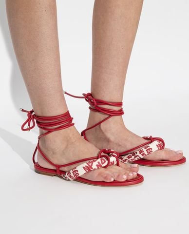  DSQUARED2 - Giày sandals nữ đế bệt mũi tròn dây quấn 