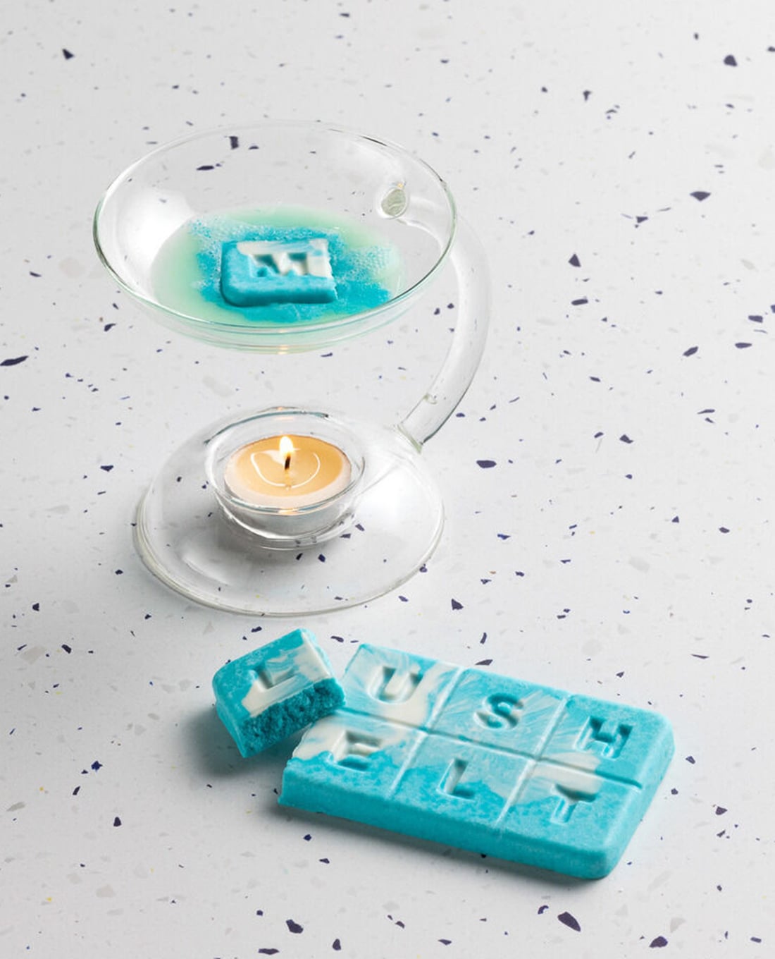 LUSH - Thanh tinh dầu Clear The Air