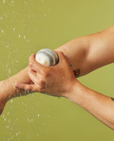  LUSH - Bơ dưỡng thể Scrubee 