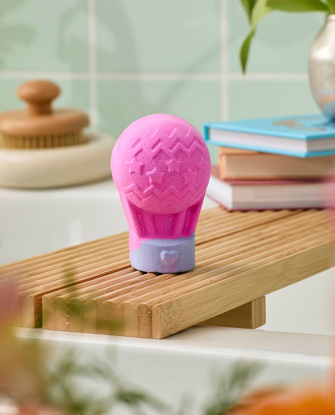 LUSH - Bom tắm Up, Up And Away