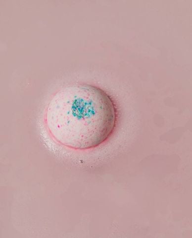  LUSH - Bom tắm Equity 