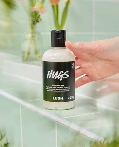  LUSH - Kem dưỡng thể Hugs 