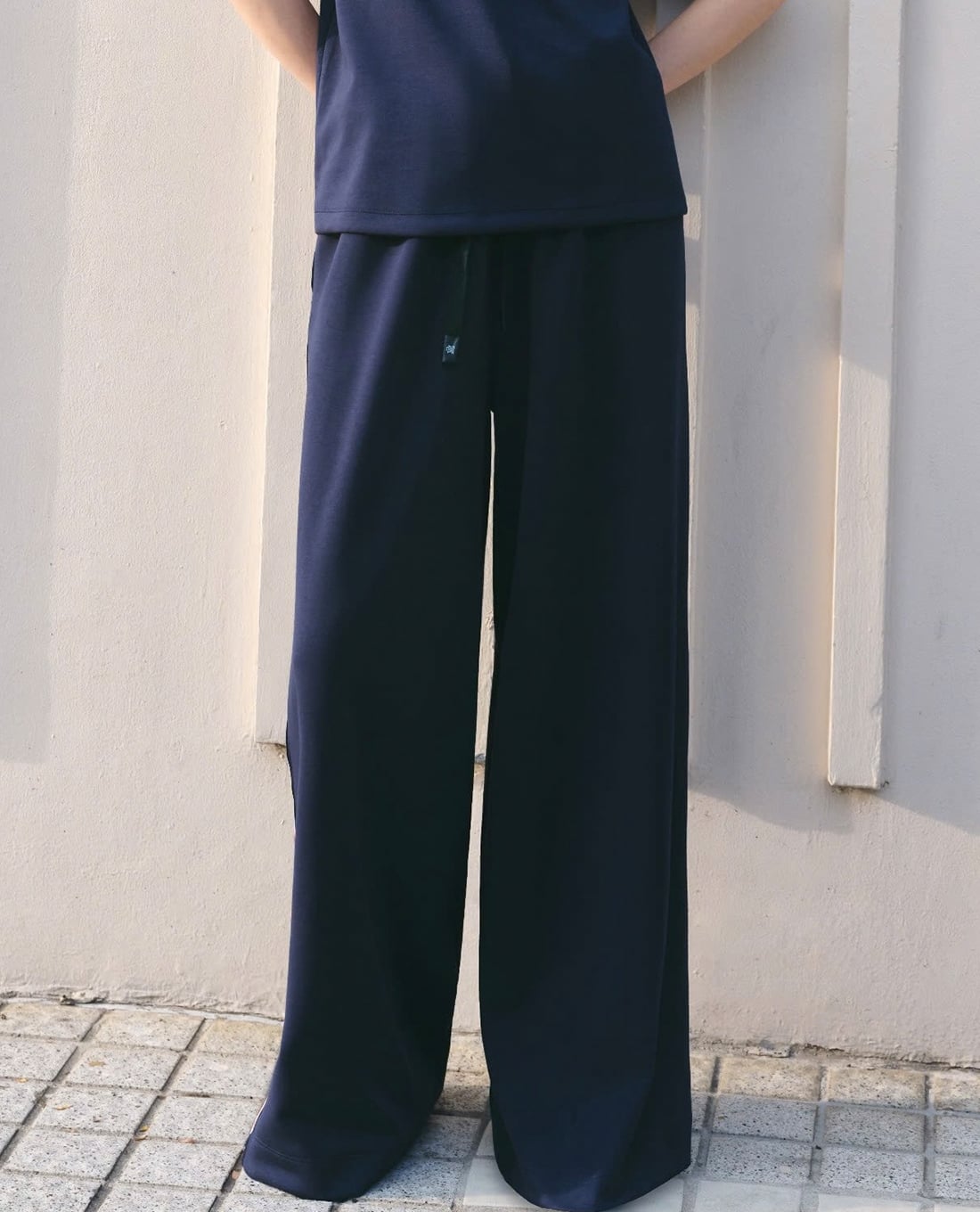 DEZUS - Quần nữ ống rộng lưng thun viền sọc Gila