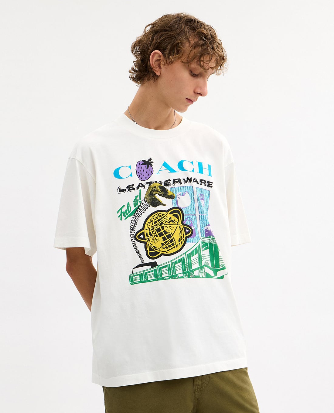 COACH - Áo thun nam cổ tròn tay ngắn Collage Train Relaxed